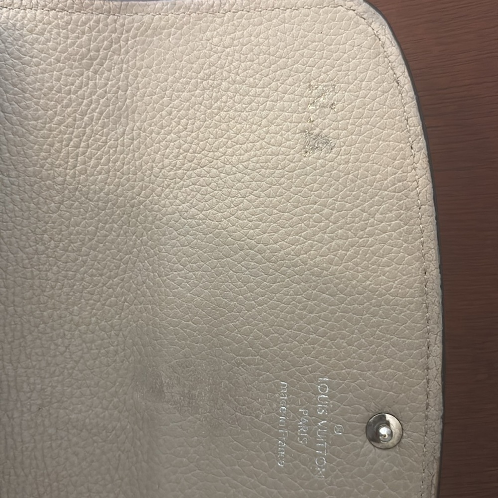Louis Vuitton Mahina Snappy Wallet , Taupe - Picture 7 of 8